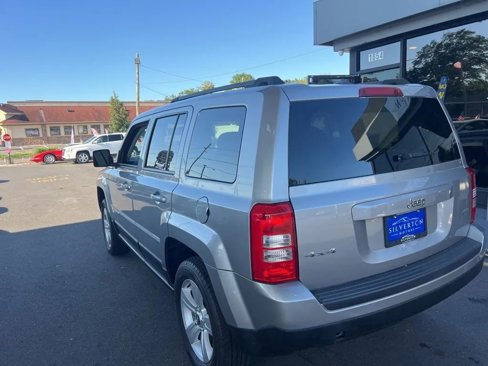 Used 2017 Jeep Patriot Latitude image 9