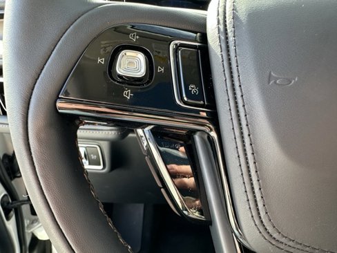 New 2025 Lincoln Aviator Reserve w/ Luxury Package image 16