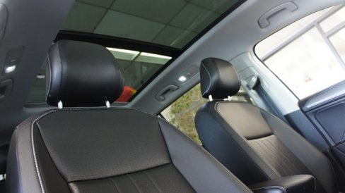 Used 2022 Volkswagen Tiguan SE image 41