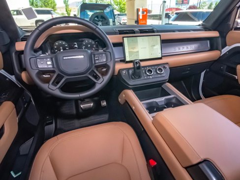 New 2025 Land Rover Defender 110 V8 image 38