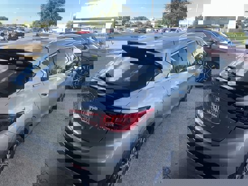 Used 2017 INFINITI QX30 Premium w/ Navigation Package image 3