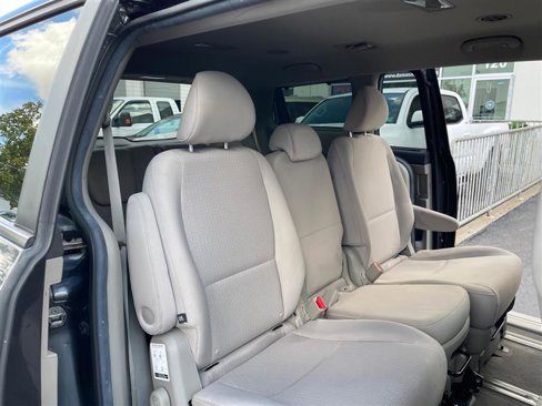 Used 2016 Kia Sedona LX w/ LX Convenience Package image 50