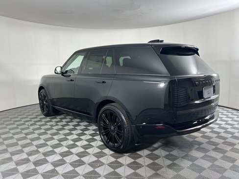 New 2025 Land Rover Range Rover SE image 3