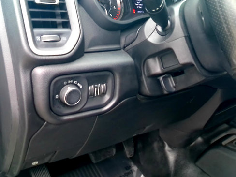 Used 2020 RAM 5500 Tradesman w/ Chrome Appearance Group image 15