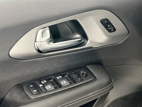 New 2026 Chrysler Pacifica Select image 18