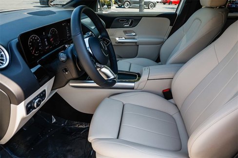 Certified 2025 Mercedes-Benz GLA 250 4MATIC image 18