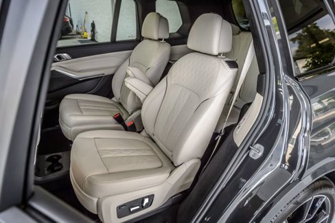 Used 2022 BMW X7 xDrive40i w/ M Sport Package image 41