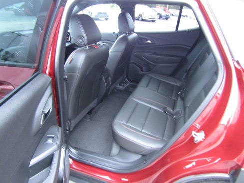 Used 2025 Chevrolet Trax RS w/ Driver Confidence Package image 10