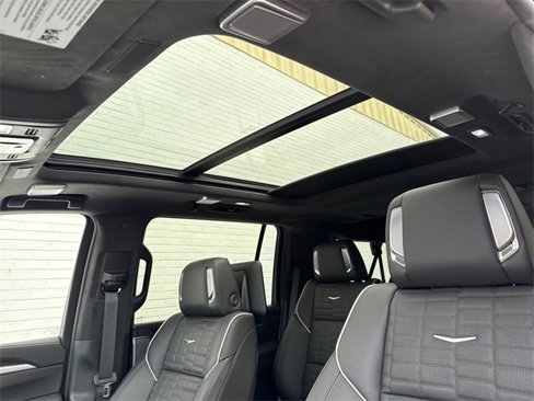 New 2025 Cadillac Escalade ESV Sport Platinum image 9