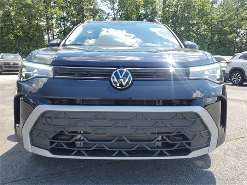 New 2026 Volkswagen Atlas Peak Edition image 2