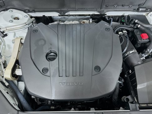 Used 2024 Volvo XC90 B5 Core image 36