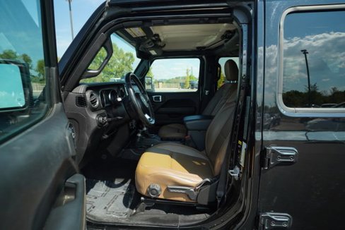 Used 2020 Jeep Wrangler Unlimited Sahara image 11