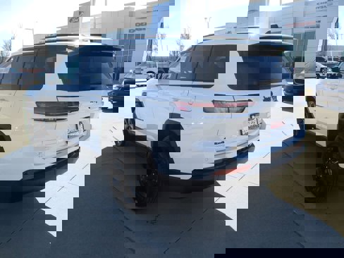New 2025 Jeep Grand Cherokee L Limited w/ Black Appearance Package image 4