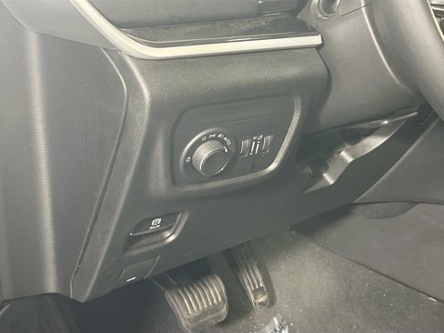Used 2023 Jeep Grand Cherokee Altitude image 10