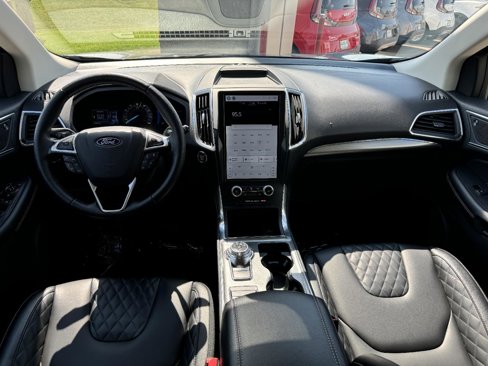 Used 2024 Ford Edge Titanium image 30