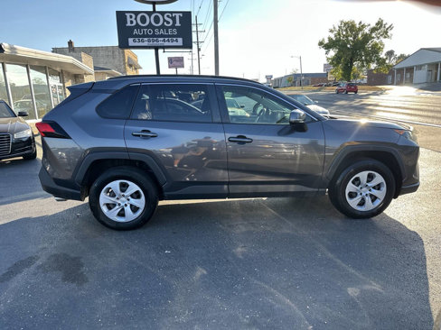 Used 2019 Toyota RAV4 LE image 8