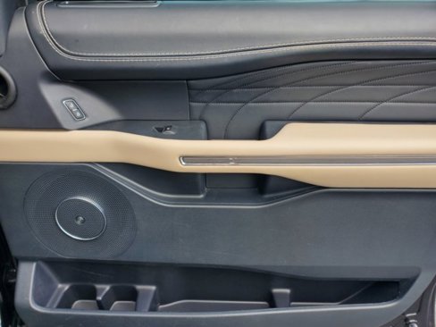 Certified 2022 Ford Expedition Platinum image 37