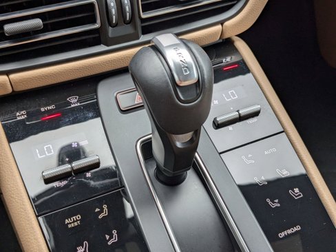 Certified 2025 Porsche Macan image 20