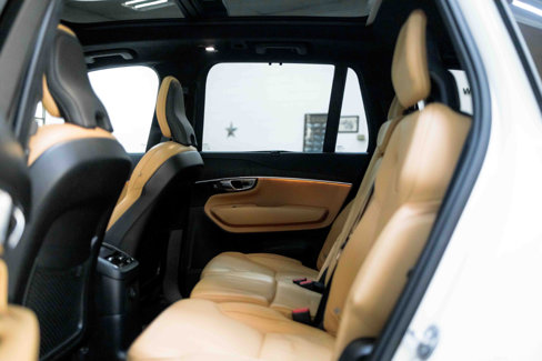 Used 2023 Volvo XC90 T8 Ultimate w/ Lounge Package image 48