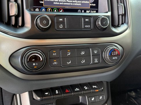 Used 2019 Chevrolet Colorado Z71 image 23