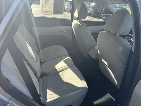 Certified 2025 Hyundai Tucson SE image 12