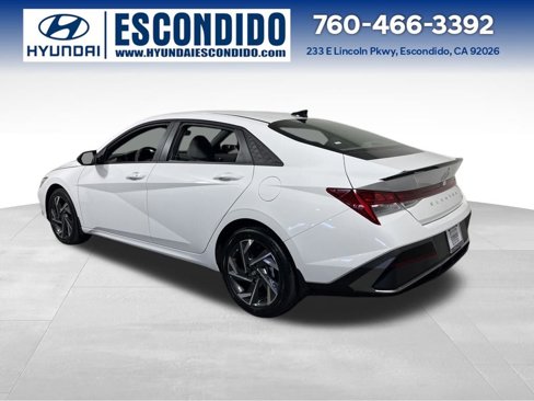 New 2025 Hyundai Elantra SEL image 3