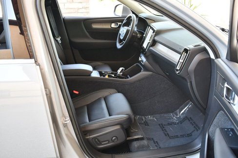 Used 2024 Volvo XC40 B5 Plus image 42