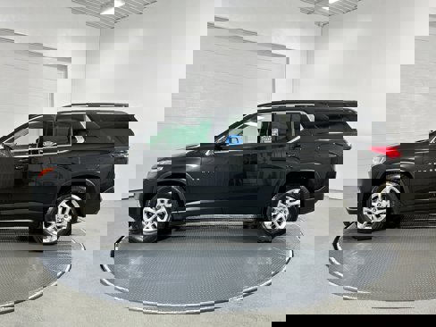 Used 2021 Chevrolet Traverse LT image 22