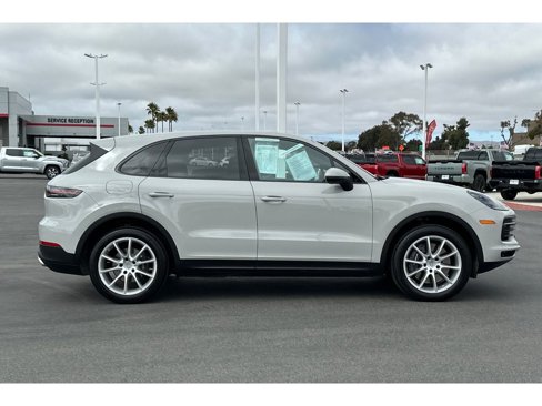 Used 2022 Porsche Cayenne image 3