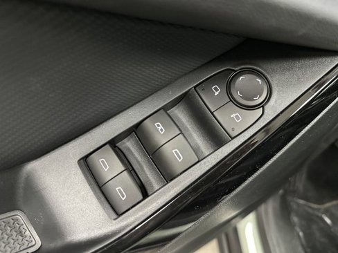 New 2026 Chevrolet Equinox LT w/ Convenience Package II image 30