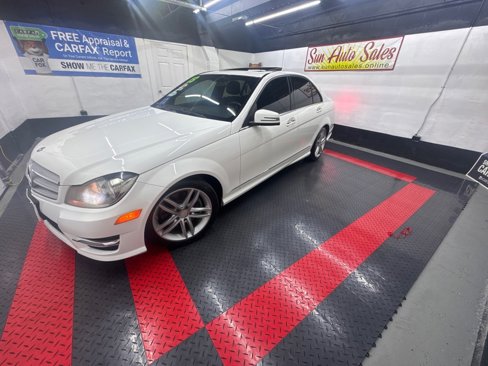 Used 2013 Mercedes-Benz C 300 4MATIC Sedan image 2
