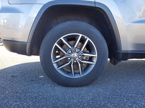 Used 2017 Jeep Grand Cherokee Limited w/ Luxury Group II image 5
