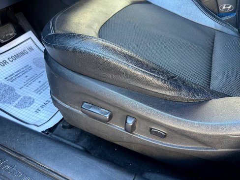 Used 2015 Hyundai Tucson SE image 16