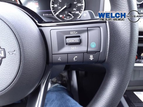 Used 2023 Nissan Rogue SV image 21