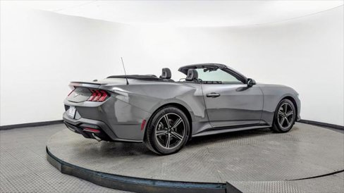 Used 2025 Ford Mustang Premium image 8