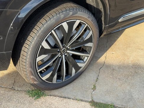New 2026 Volvo XC90 B6 Plus w/ Protection Package Premier image 4