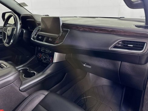 Certified 2024 Chevrolet Suburban Z71 w/ Luxury Package image 32