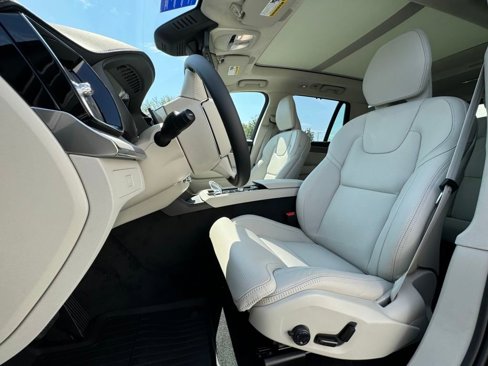 New 2026 Volvo XC90 B5 Ultra image 4