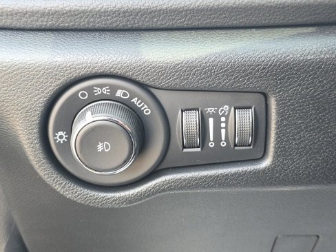 New 2025 Chrysler Pacifica Select w/ Uconnect Theater Family Group image 16