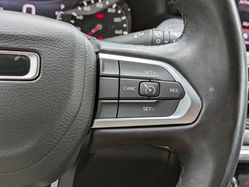 Used 2022 Jeep Compass Latitude image 25