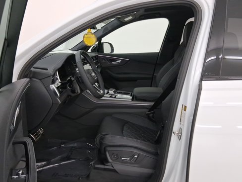 New 2026 Audi SQ7 Prestige image 5