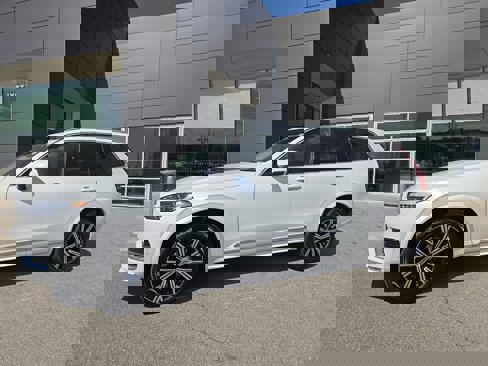 Certified 2025 Volvo XC90 B6 Ultra image 1