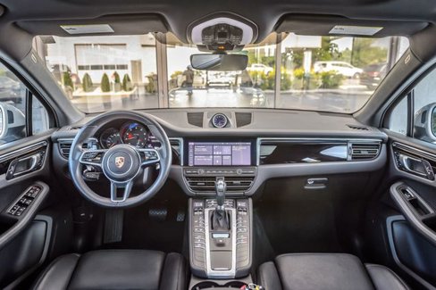 Used 2021 Porsche Macan image 3