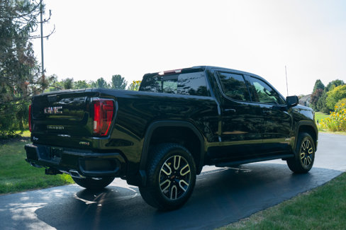 Used 2023 GMC Sierra 1500 AT4 image 3
