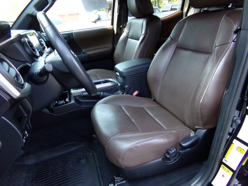 Used 2016 Toyota Tacoma Limited image 19