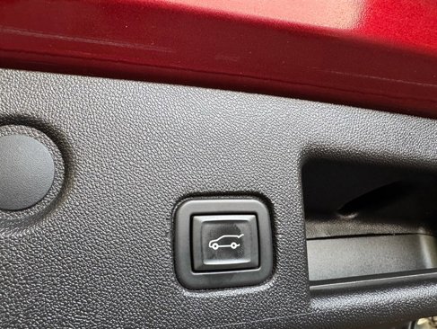 Used 2020 Chevrolet Equinox Premier image 21