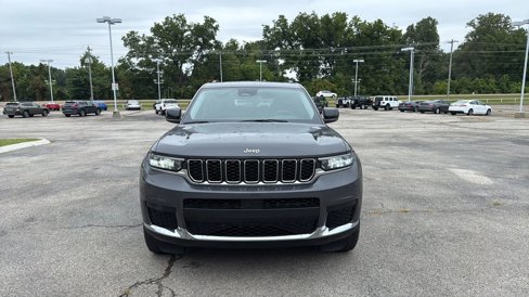 Used 2024 Jeep Grand Cherokee L Laredo image 2