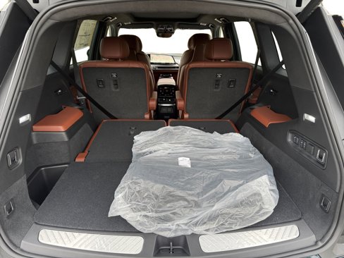 New 2026 Cadillac Vistiq Platinum image 17