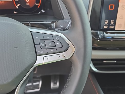 New 2025 Volkswagen Atlas Peak Edition SE image 32