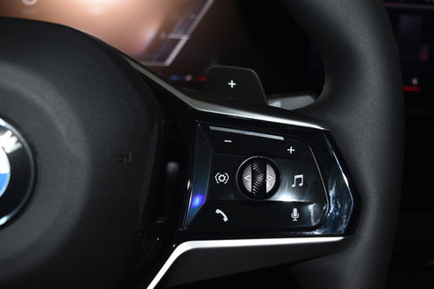 New 2026 BMW 530i xDrive w/ Executive Package image 8